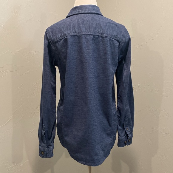 Like new condition, blue flannel top. Ladies small - Picture 4 of 8